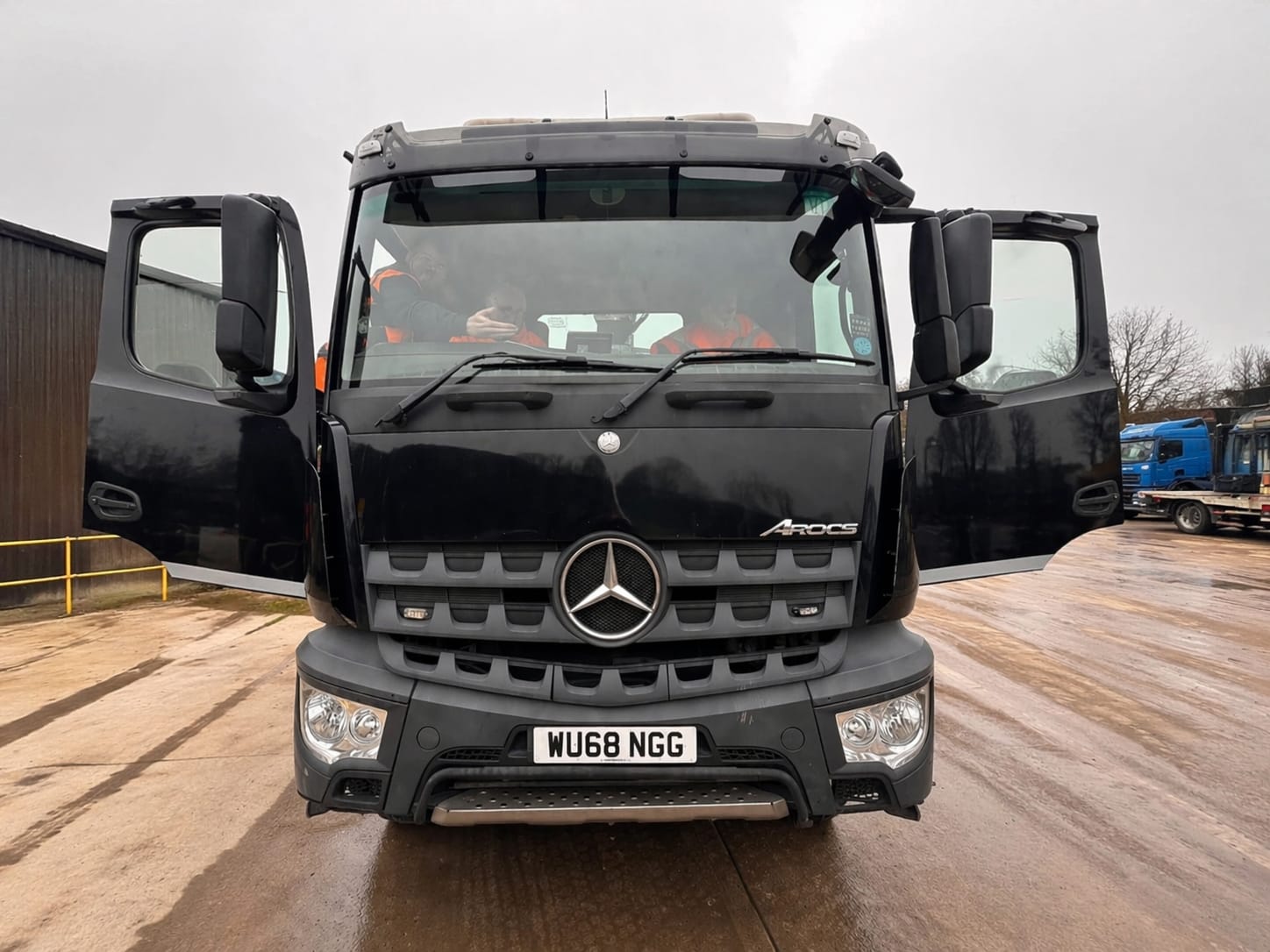 2018 Mercedes Arocs 8-Wheeler Grab Lorry - Photo 2
